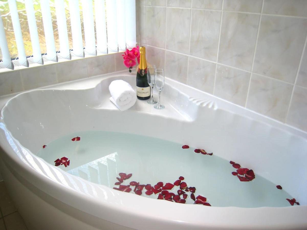Arden Hill Farmhouse - Hot Tub, Snooker Table, Sleeps 16 Stratford-upon-Avon Ngoại thất bức ảnh